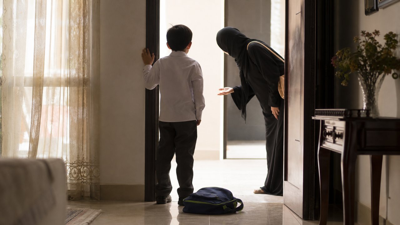 طفلي يرفض الذهاب إلى المدرسة: كيف أتعامل معه؟